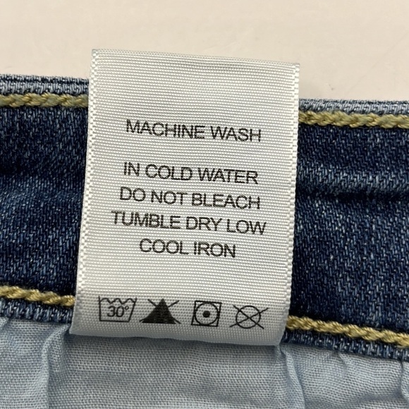 Judy Blue Light Blue Boyfriend Jeans - Picture 11 of 16